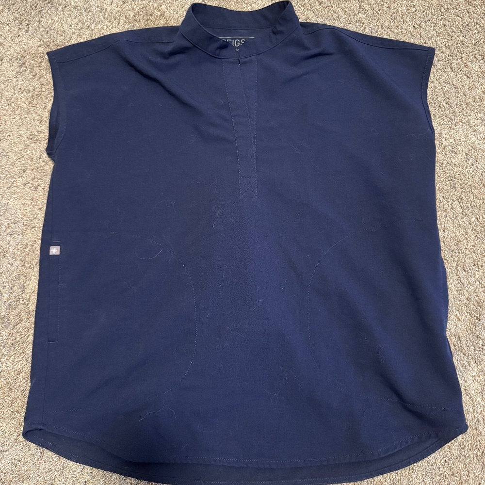 FIGS Women Rafaela Scrub Top - Navy/S